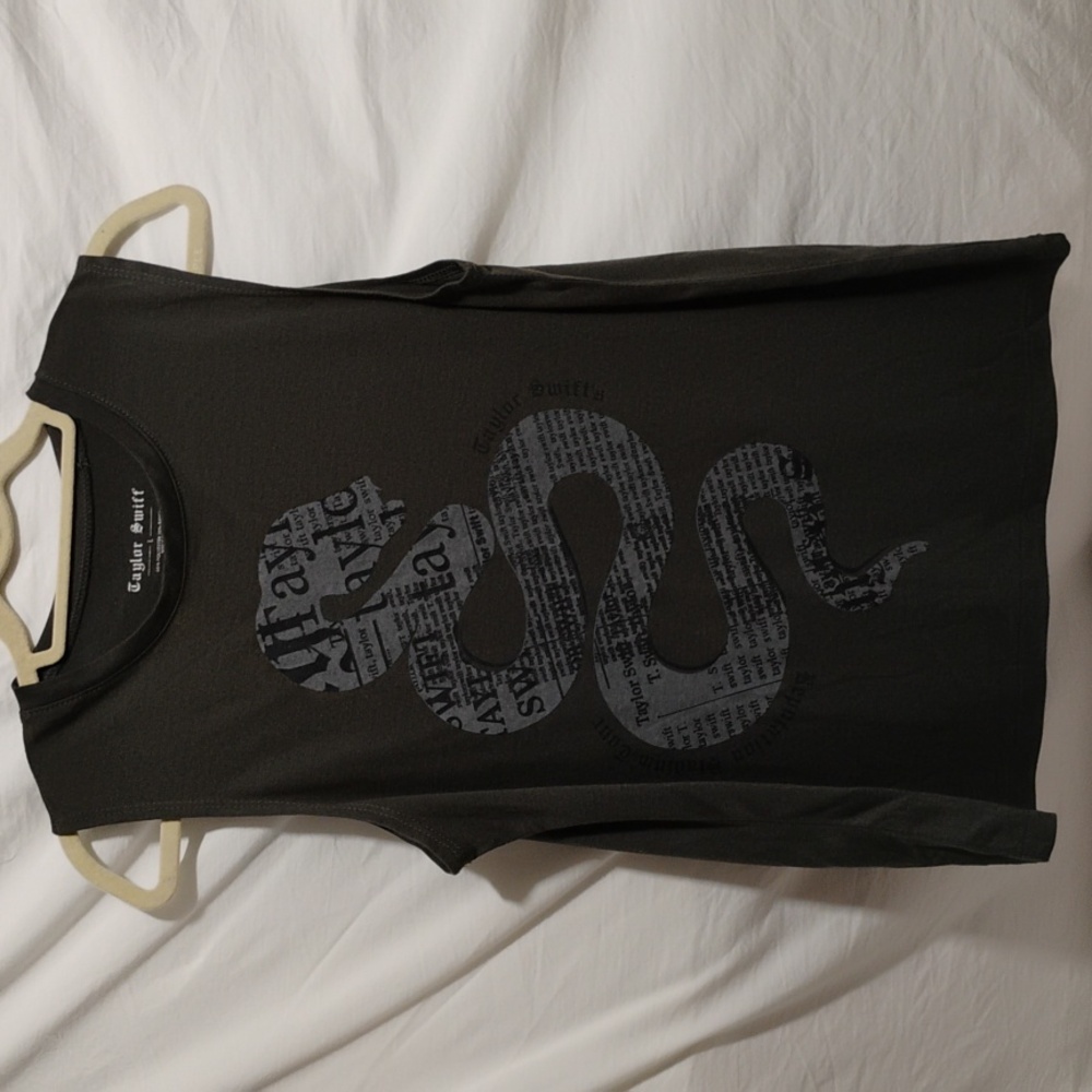 SALE! NWOT Taylor Swift Snake Reputation Tour Tank Sz.L